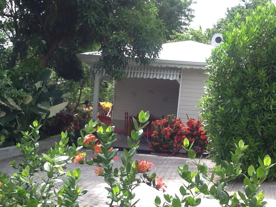 Bungalow Le Manikou Le Robert Exteriör bild